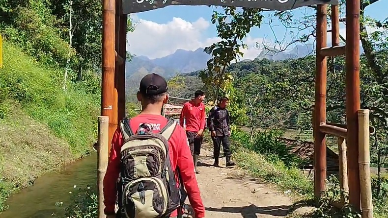 Kebakaran Taman Hutan Raya Raden Soerjo Meluas, Jalur Pendakian Bukit Cendono Ditutup
