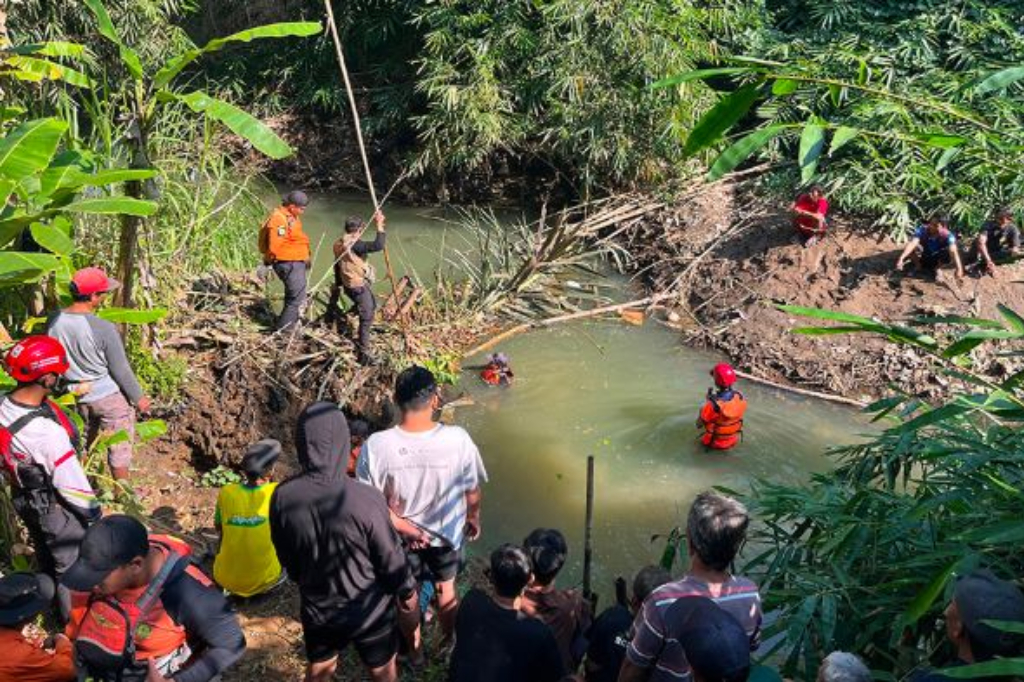 2 Bocah Diduga Tenggelam di Irigasi Banjarnegara, Tim SAR Lakukan Penyelaman