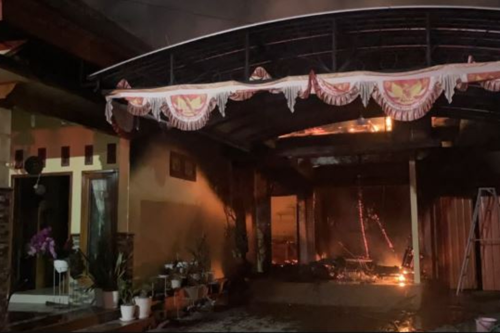 Rumah di Kediri Diduga Dibakar Mantan Suami, Kerugian Tembus Rp1 Miliar