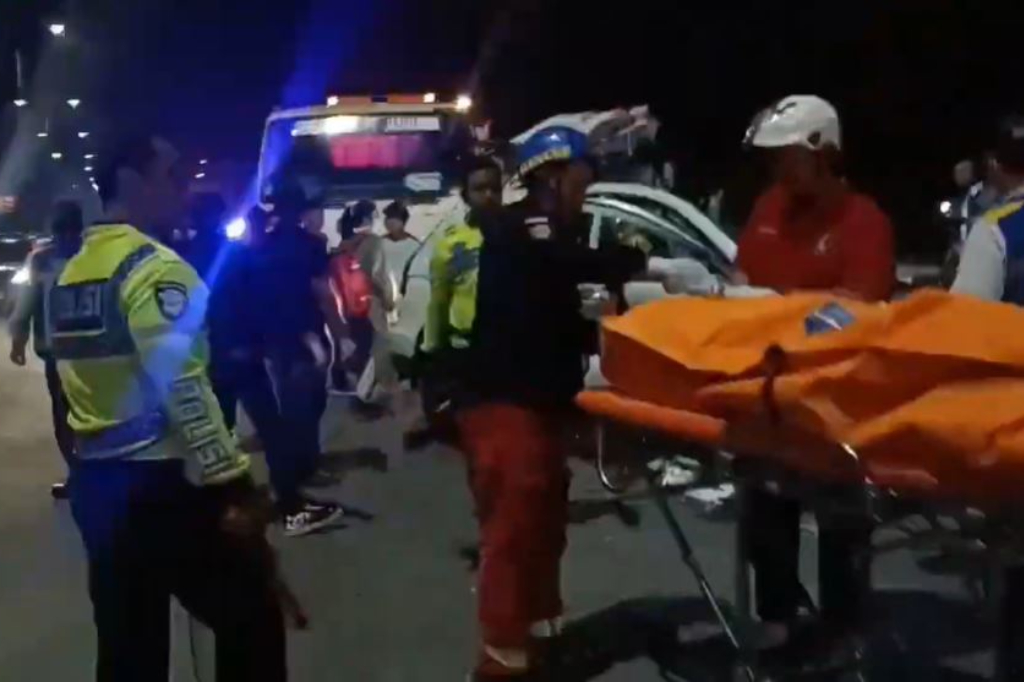Kronologi Mobil CR-V Tabrak Truk di Tol Malang-Pandaan, 5 Orang Sekeluarga Tewas