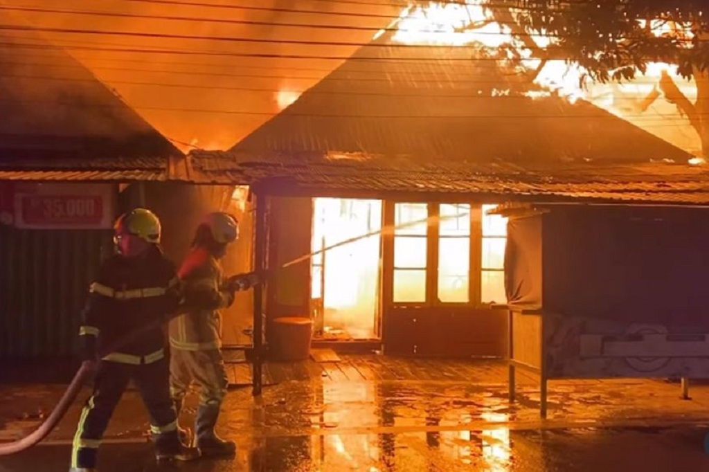 7 Rumah Terbakar di Tenggarong, Kerugian Ditaksir Miliaran Rupiah