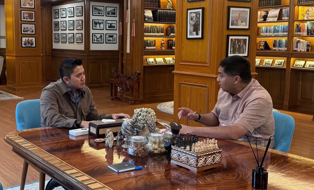 Seskab Teddy dan Menteri PKP Bahas Program Bedah Rumah, Naikkan Target Jadi 400.000 Unit