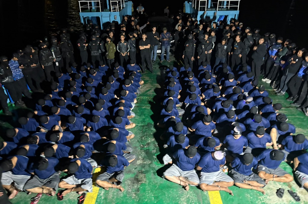 115 Napi Berbahaya Dipindahkan ke Nusakambangan, Dikawal Ketat Aparat