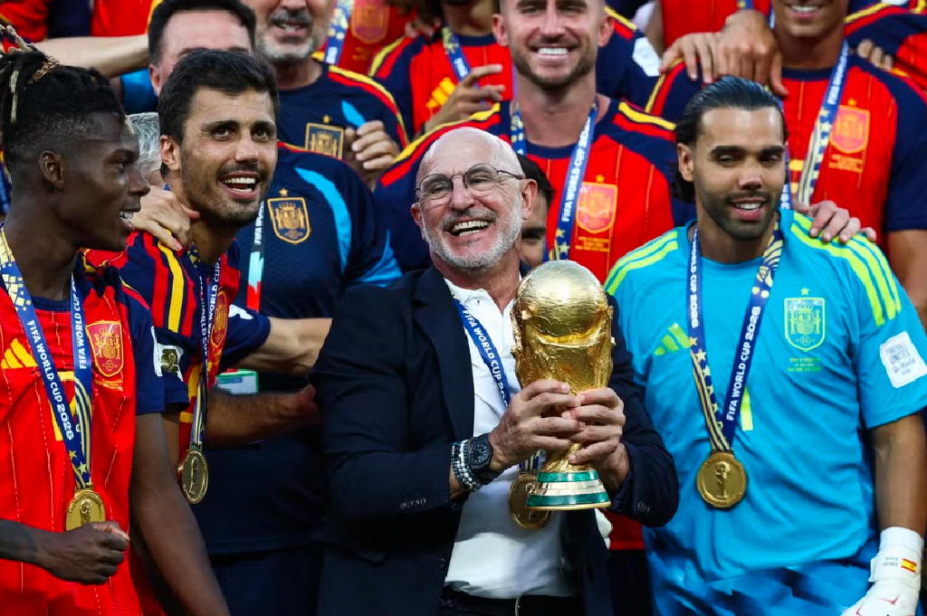 Luis de la Fuente Menangis Haru usai Spanyol Juara Piala Dunia 2026: Kami Telah Memenangkan Segalanya!