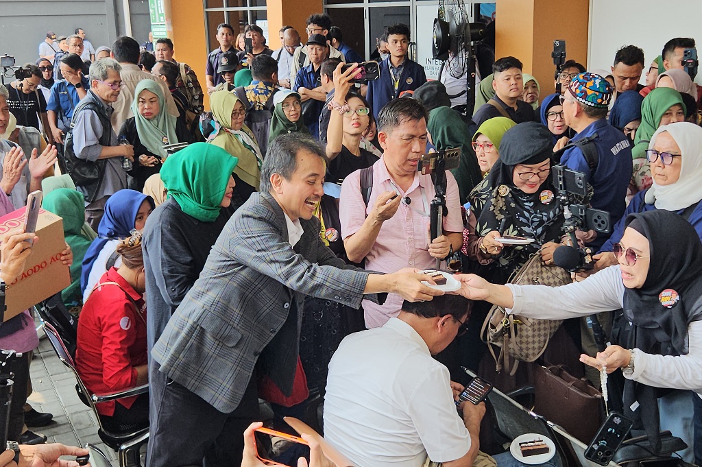 Roy Suryo Dapat Kejutan Ulang Tahun dari Pendukung Jelang Sidang Putusan Praperadilan, Apa Itu?