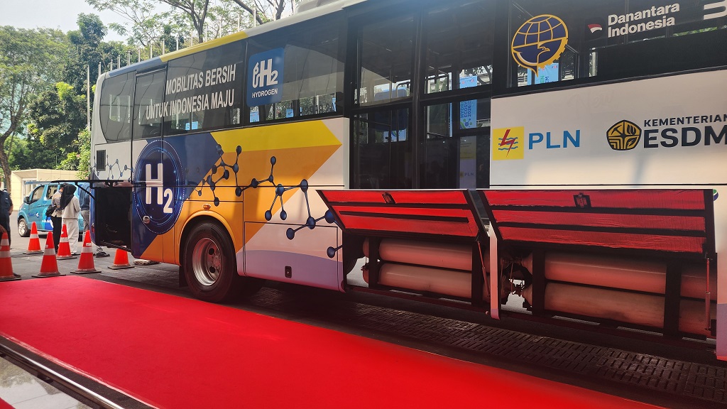 PLN Dorong Pemprov DKI Adopsi Bus Hidrogen untuk Armada Transjakarta 