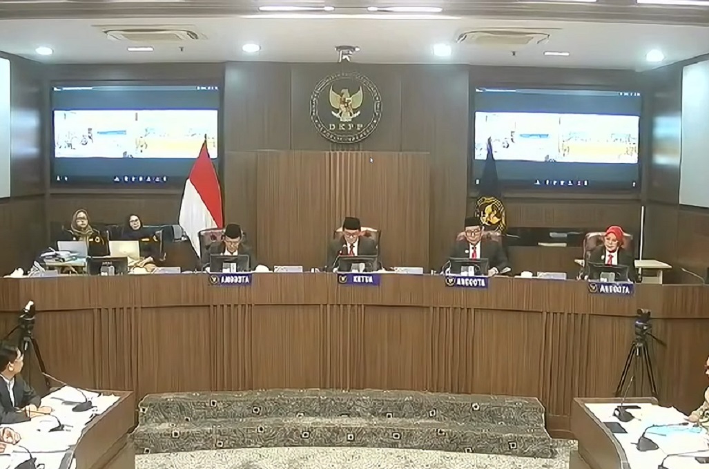 DKPP Periksa Komisioner KPU terkait Laporan Bonatua soal Dokumen Ijazah Jokowi