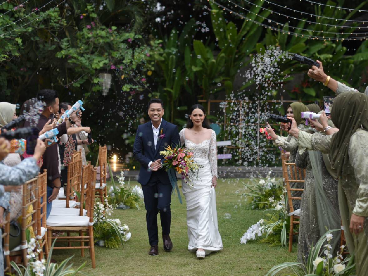 Nikah hingga Honeymoon di Satu Tempat Jadi Pilihan Pasangan Muda, Ini Alasannya!