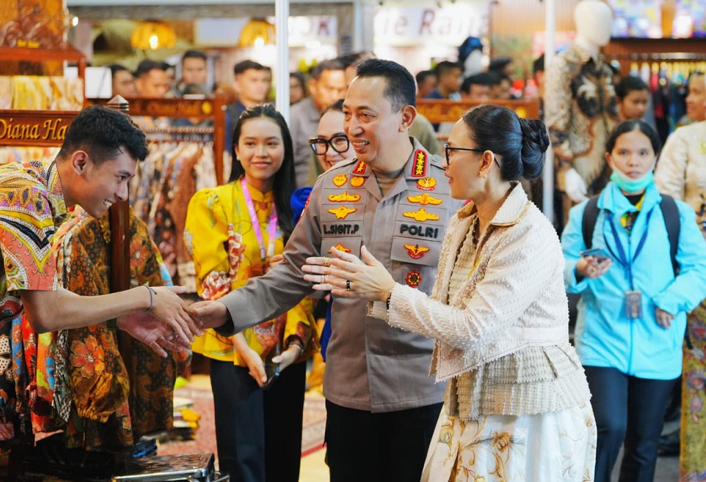 Kapolri Tinjau Bazar Kreasi Bhayangkari Nusantara 2026, Dukung UMKM Berdaya Saing Global