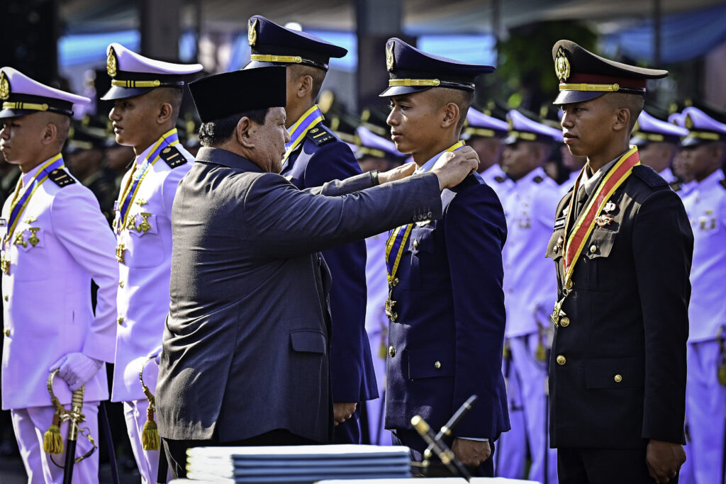 Prabowo Lantik Ribuan Perwira TNI-Polri di Istana Pagi Ini