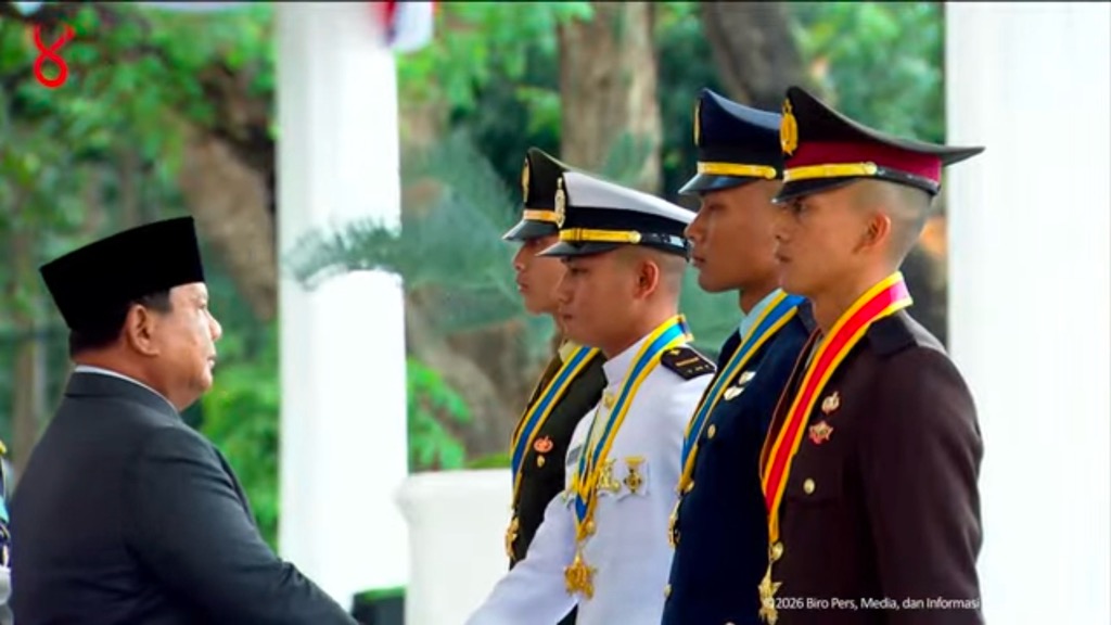 Prabowo Resmi Lantik 1.177 Perwira TNI-Polri di Istana, 4 Taruna Terbaik Raih Adhi Makayasa