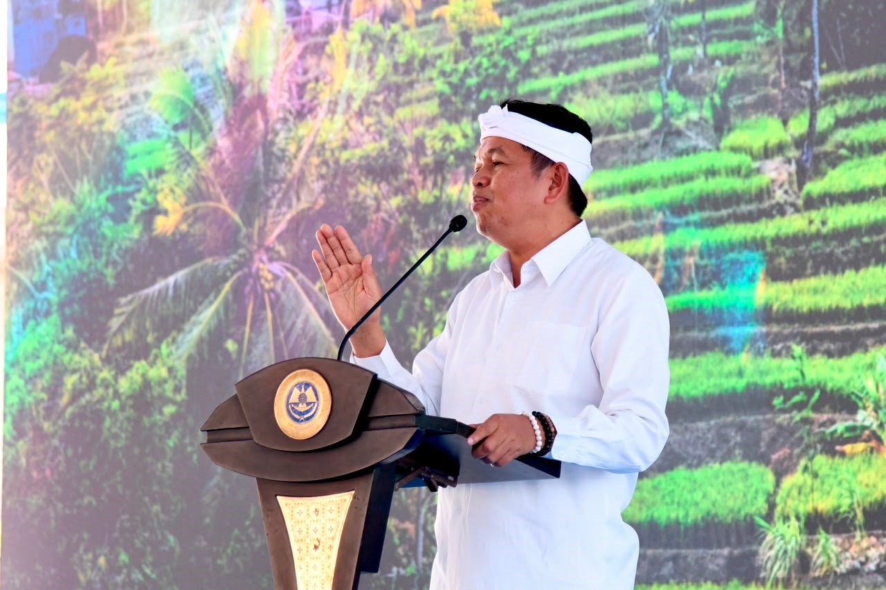Benahi Transportasi Jabar, Gubernur KDM Evaluasi Angkot Tua dan Buka Kembali Bandara Husein