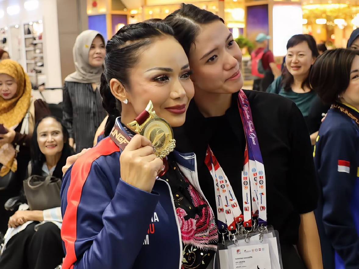 Bangga! Kris Dayanti Raih 2 Medali Emas Wushu di Usia 51 Tahun
