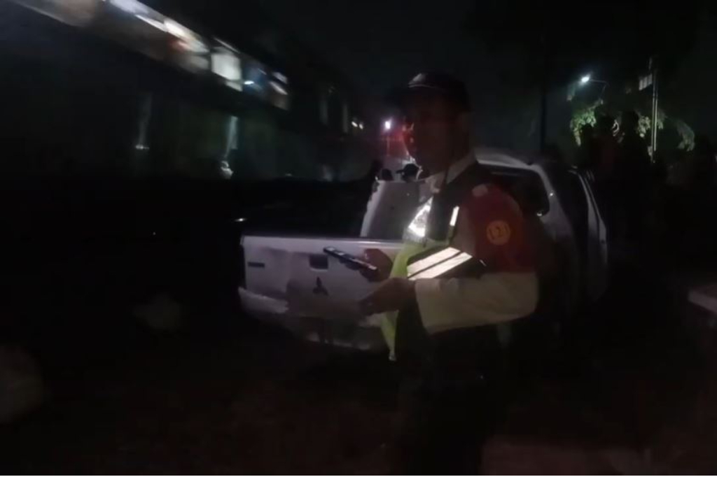 Kecelakaan Minibus Tertabrak Kereta Api di Bulak Kapal Bekasi, Sopir Tewas Terjepit
