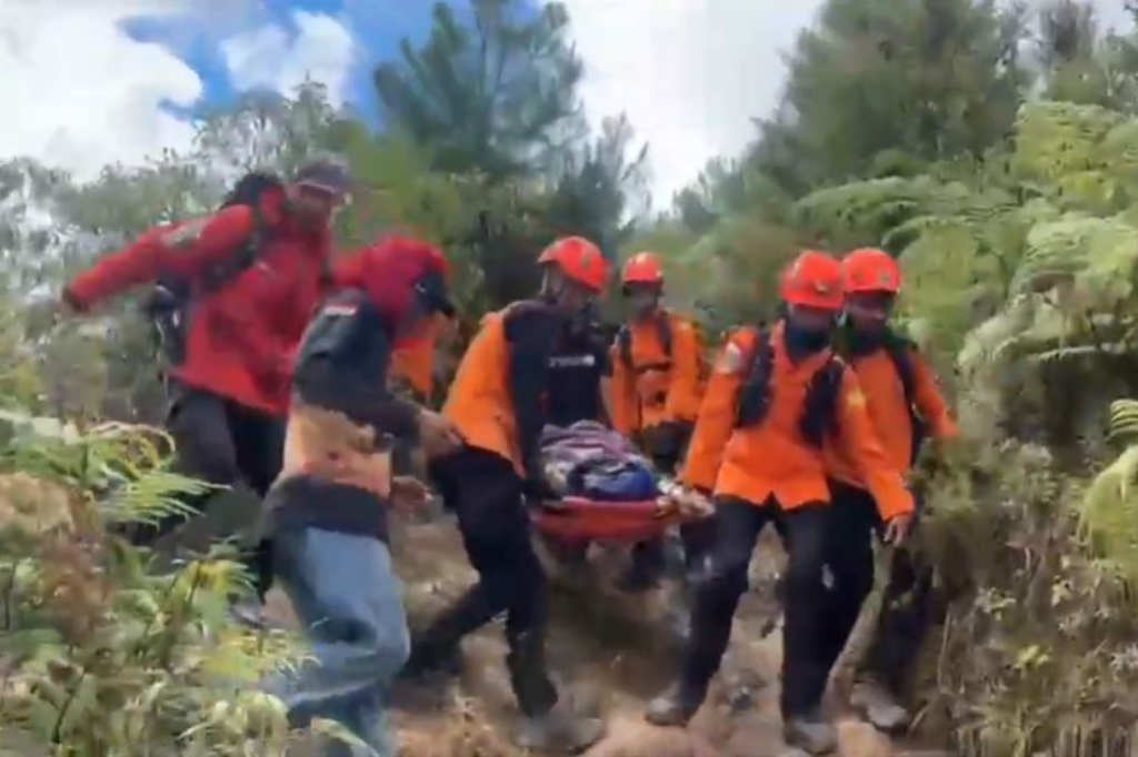 Pendaki Jatuh di Gunung Bulu Baria Gowa, Cedera Tulang Ekor hingga Tak Bisa Berjalan
