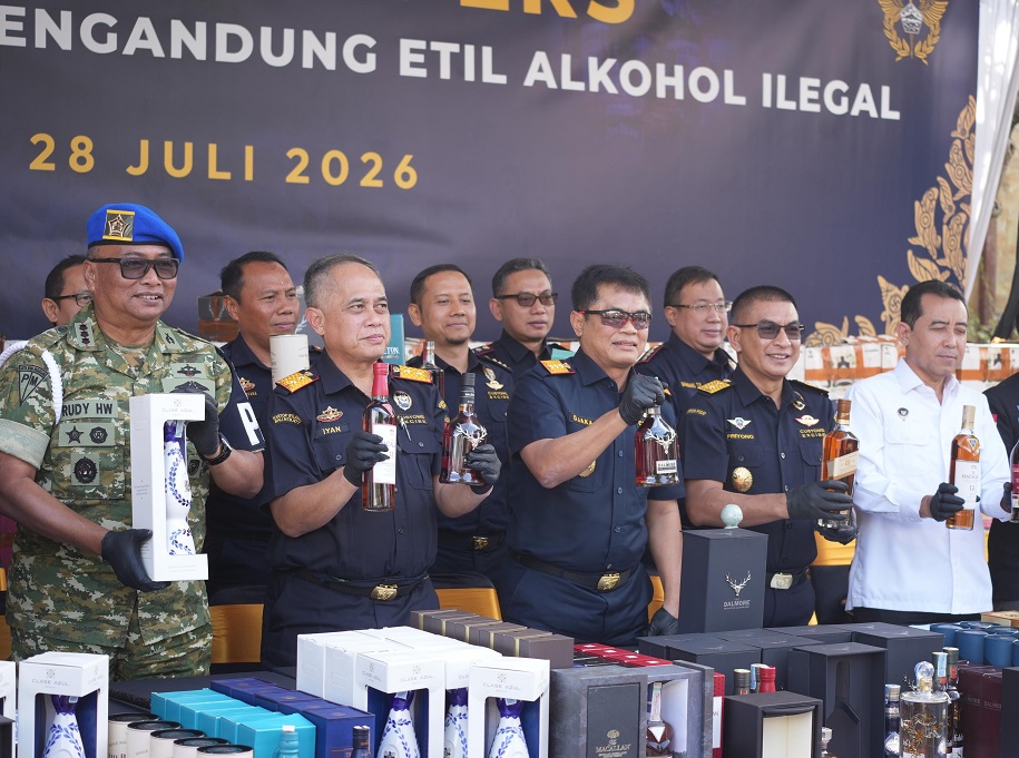 Bea Cukai Bongkar Peredaran 19.142 Botol Miras Ilegal Senilai Rp12,55 Miliar di Bali
