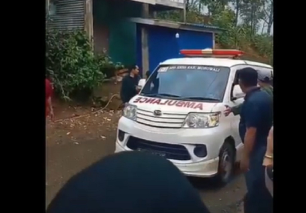 Isak Tangis Sambut Jenazah Terduga Pencuri Motor yang Tewas Dikeroyok di Morowali