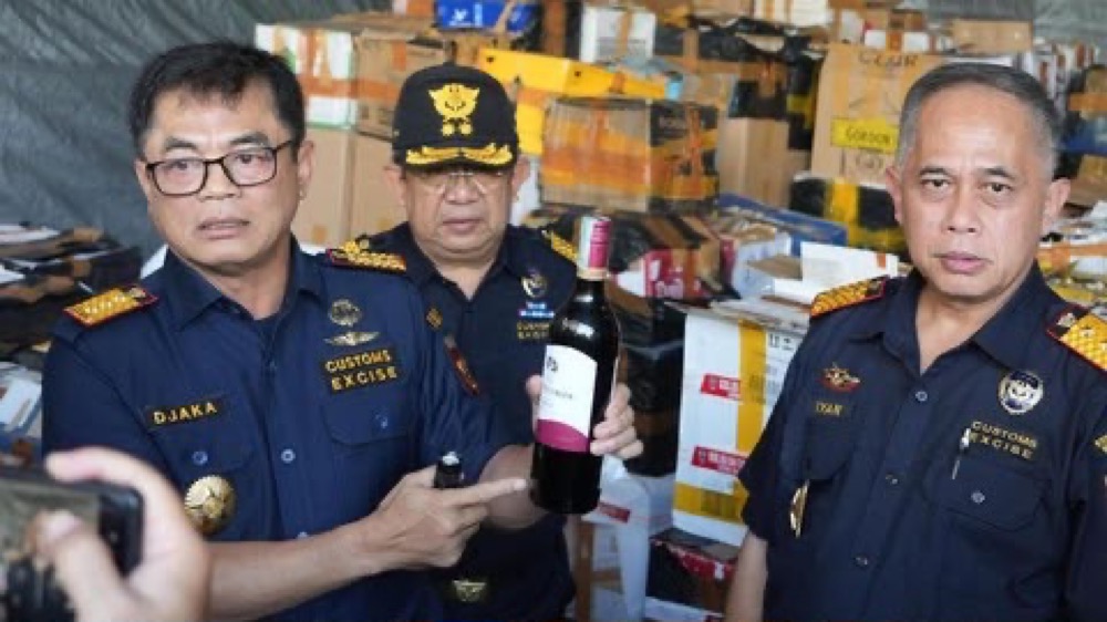 Bea Cukai Sita 20.000 Botol Miras Ilegal di Bali, Nilainya Rp12,55 Miliar