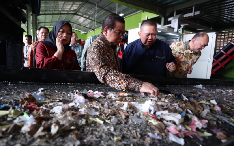 Pramono Ubah Total Sistem Pengelolaan Sampah di Jakarta, Kini Wajib Dipilah