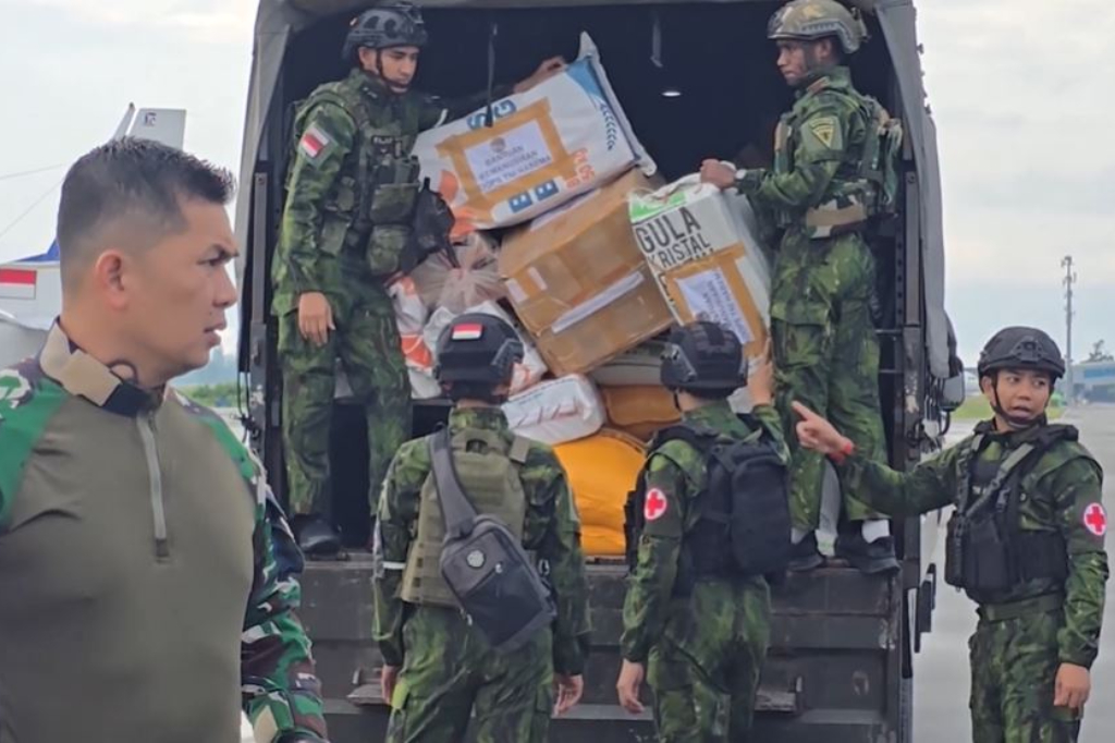 Krisis Pangan Landa 3 Distrik di Puncak Papua Tengah, TNI Kirim 2 Ton Bantuan dan Tim Medis