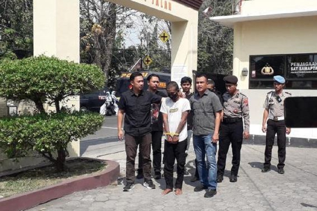 Pengamen Manusia Silver Tewas Dibunuh Teman di Probolinggo, 2 Pelaku Ditangkap di Kediri