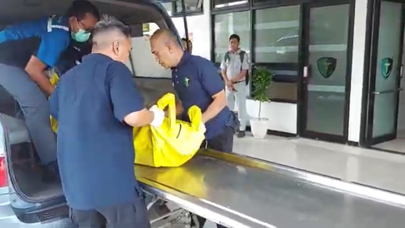 5 Jenazah Korban Kebakaran KM Mutiara Sentosa Tiba di RS Bhayangkara Surabaya