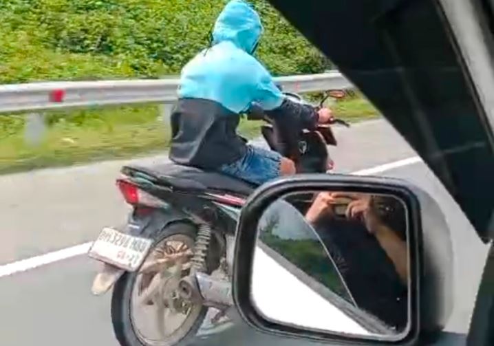 Pemotor Tanpa Helm Masuk Tol Pekanbaru-Dumai, Mengaku Tak Tahu Aturan Larangan
