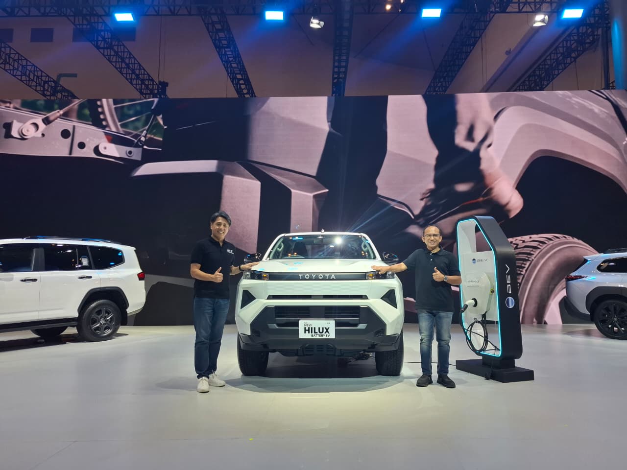Hilux Generasi ke-9 Meluncur di GIIAS 2026! Toyota Rombak Desain hingga Fitur Keselamatan  