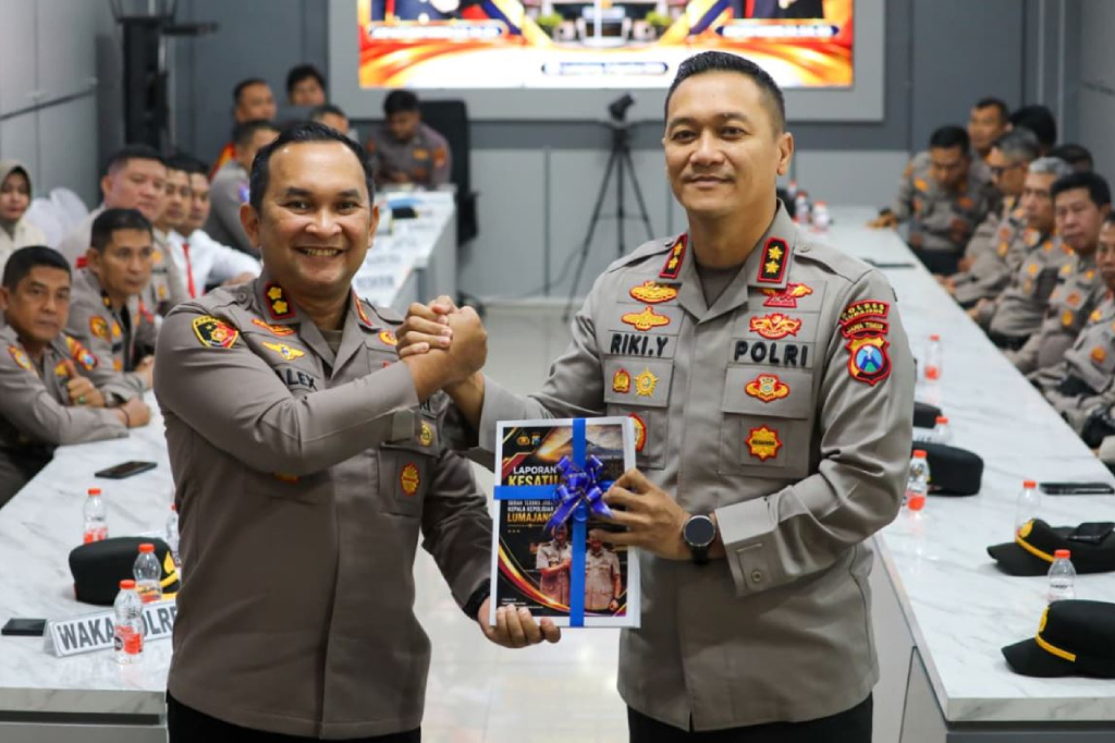 Sertijab Kapolres Lumajang, AKBP Riki Yariandi Gantikan AKBP Alex Sandy Siregar