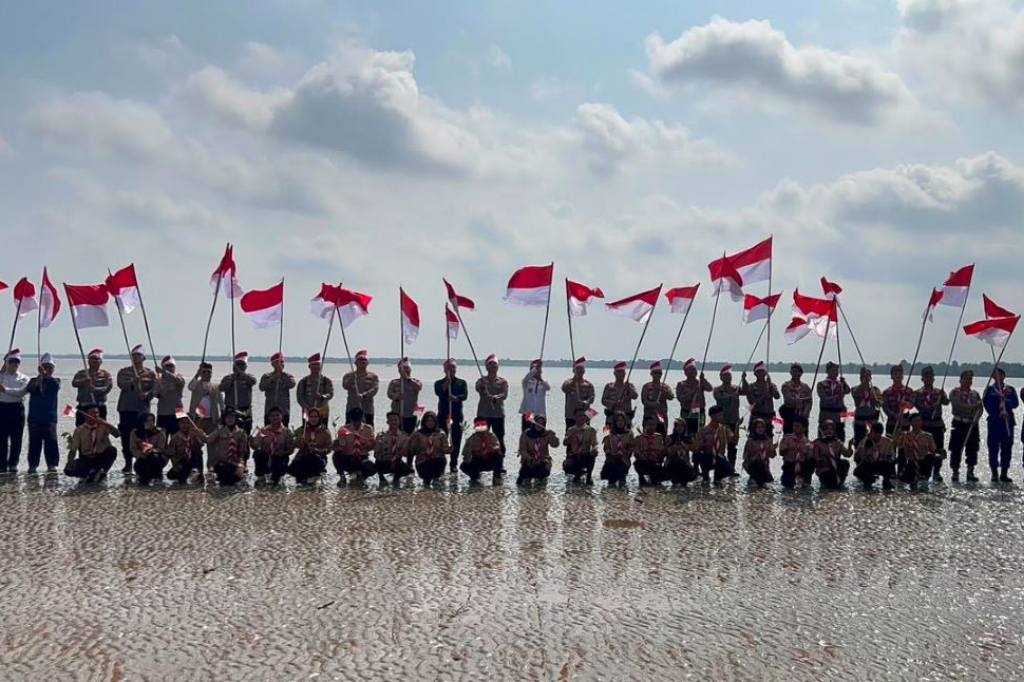 Ekspedisi Merah Putih di Pelalawan, Polda Riau Bawa Bansos hingga Tanam 1.000 Bibit Mangrove