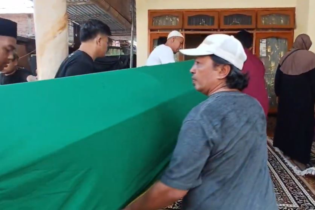 Tangis Keluarga Pecah Sambut Jenazah Warga Pasuruan Tewas Diduga Dianiaya Oknum Polisi