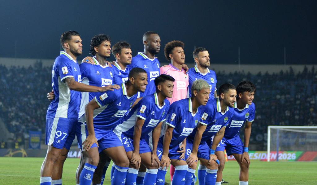 Persib Sempurna Tanpa Kebobolan, Adam Alis Waspadai Senjata Berbahaya Persija
