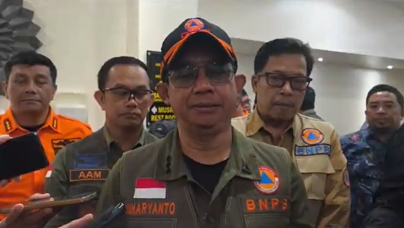 Medan Terjal Hambat Pemadaman Kebakaran, BNPB Kerahkan Helikopter ke Gunung Bromo
