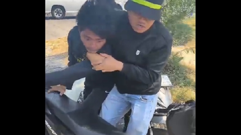 Dramatis! Detik-Detik Penangkapan Maling Motor di Pinggir Jalan Bangkalan Terekam Kamera