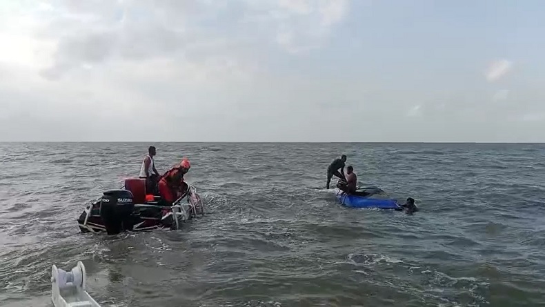 Speedboat Terbalik Dihantam Ombak di Perairan Timika