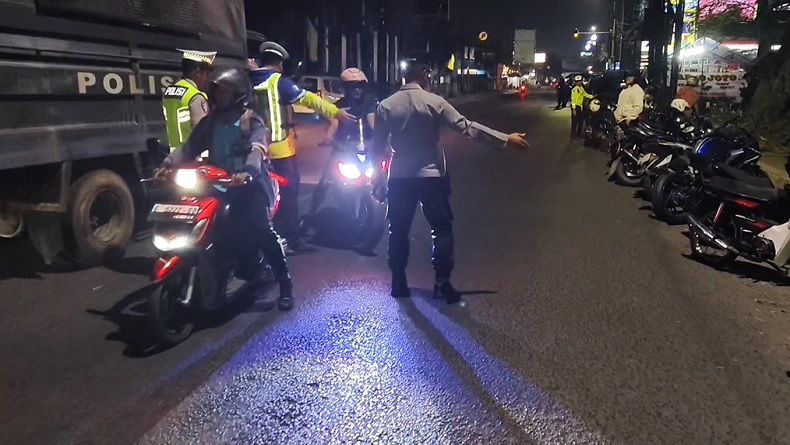 Operasi Malam Polres Cirebon Kota, Puluhan Motor Berknalpot Brong Ditindak