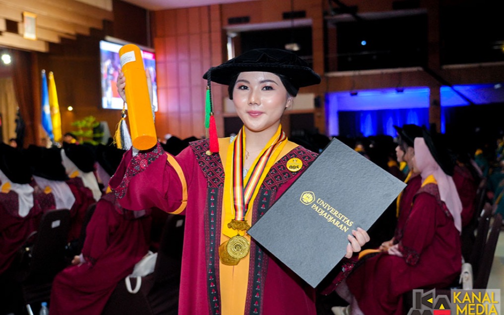 Kisah Ellita Sevilla, Wisudawan Terbaik Unpad yang Lulus 7 Semester Sambil Jalankan Dua Bisnis