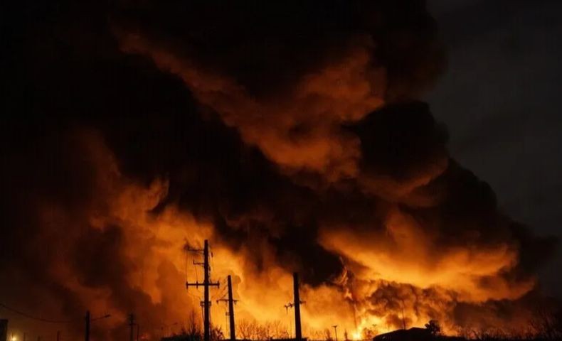  Houthi Serang Arab Saudi, Kilang Minyak Aramco Terbakar Hebat