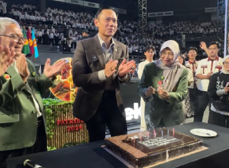 Momen Menko AHY Dapat Kejutan Ulang Tahun ke-48 saat Beri Kuliah Umum di UPN Veteran Jakarta