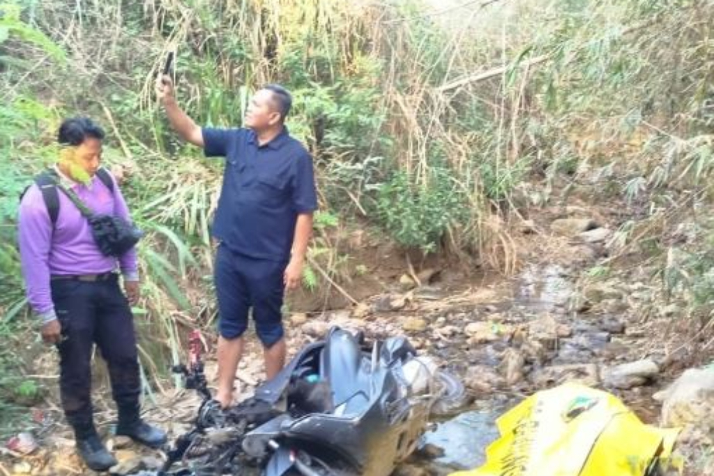 Kecelakaan Tunggal di Lamongan, Pemotor Tewas Terjun ke Sungai di Tikungan