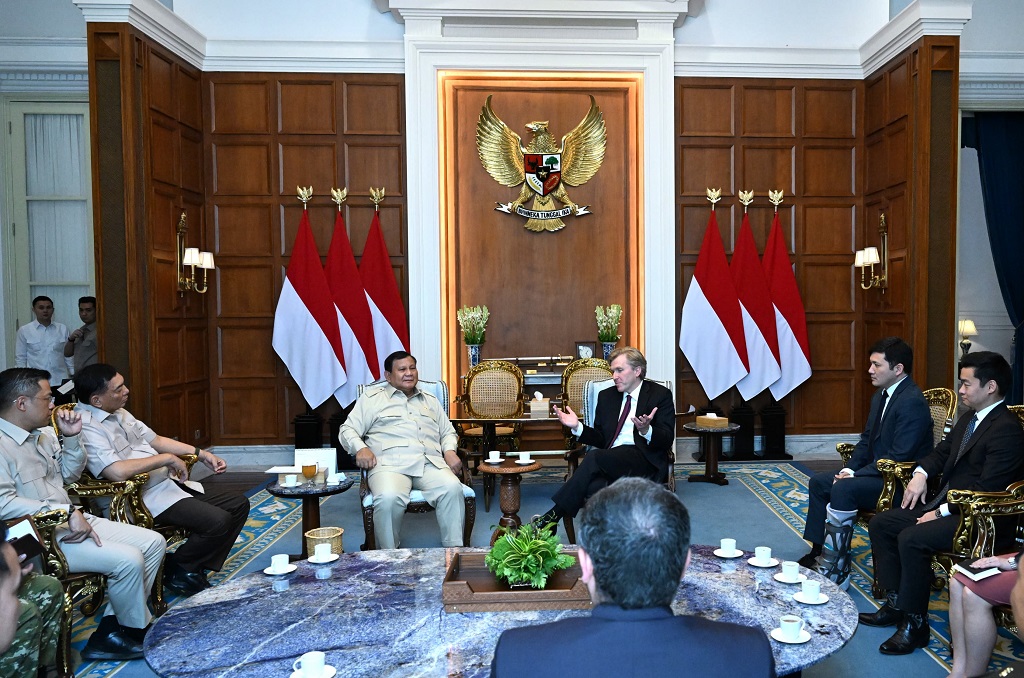 Wakil Menteri Perang AS Temui Prabowo di Istana: Kehormatan Luar Biasa