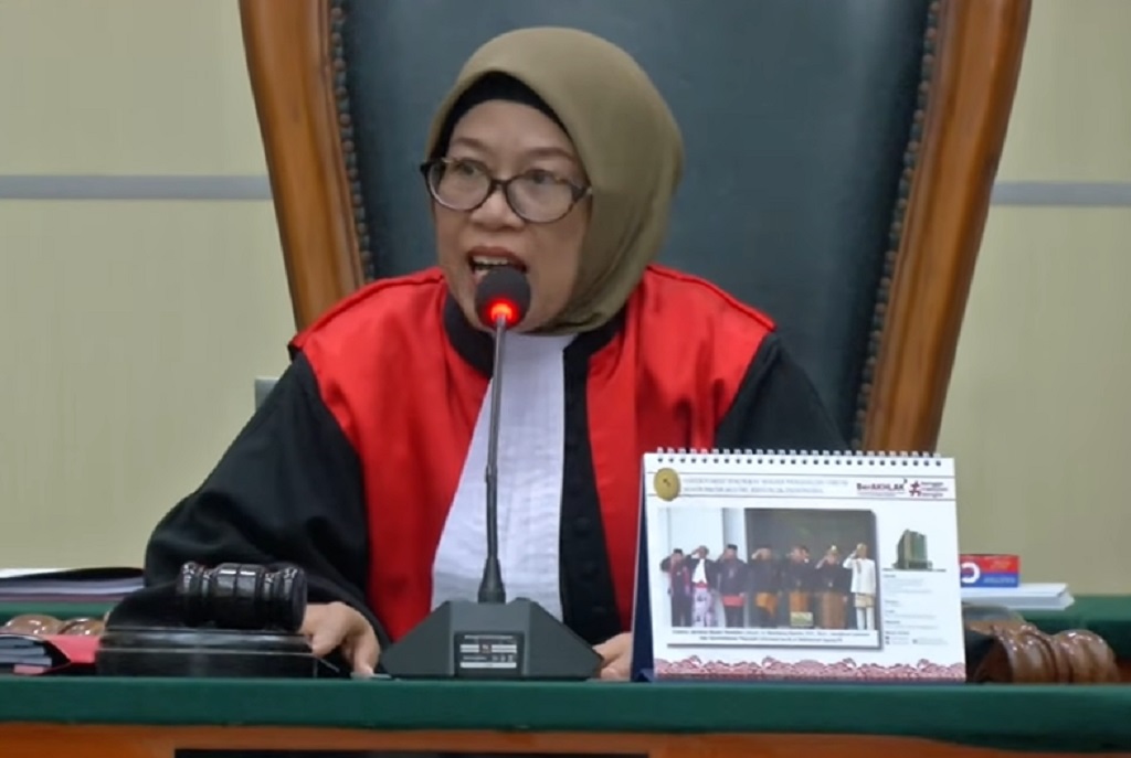 Hakim Tunda Sidang Dakwaan Dokter Tifa terkait Kasus Ijazah Jokowi 2 Pekan, Ini Alasannya