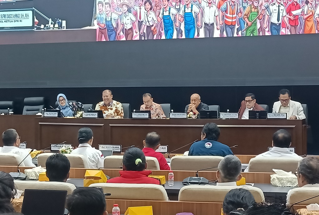 Dasco Minta Buruh Tak Pesimistis soal RUU Ketenagakerjaan: Bismillah Kita Kerja
