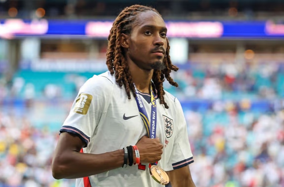 Djed Spence Mendarat di Milan, Inter Tebus Rp721 Miliar dari Tottenham