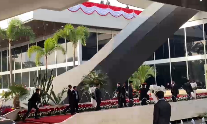 Jelang Pidato Kenegaraan Prabowo, Jokowi hingga Boediono Tiba di Gedung DPR