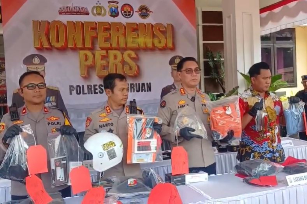 7 Pelaku Kerusuhan Suporter Pasuruan Ditangkap, Rampas Motor Warga hingga Bakar Mobil Polisi