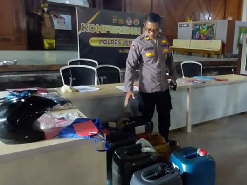 Modus Licik Ganti Barcode, Pria di Jembrana Kuras 246 Liter Pertalite dari SPBU