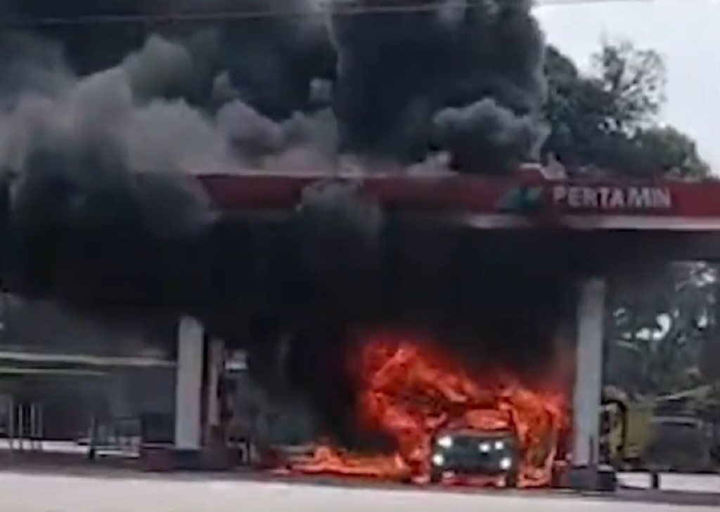 SPBU Lubuk Terap Pelalawan Terbakar usai Mobil Modifikasi Tangki BBM Meledak