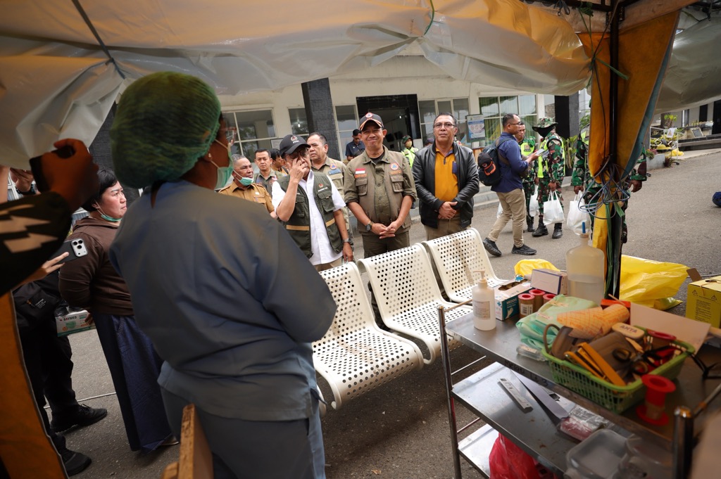 Pemerintah Bangun RS Lapangan Tangani Pasien Terdampak Gempa NTT