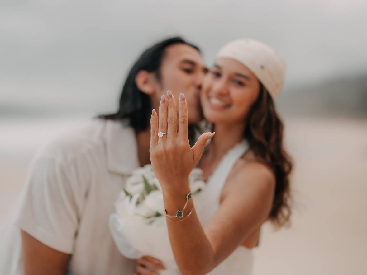 Perjalanan Cinta Sean Gelael dan Hana Malasan, dari Lebaran Bersama hingga Siap Menikah!